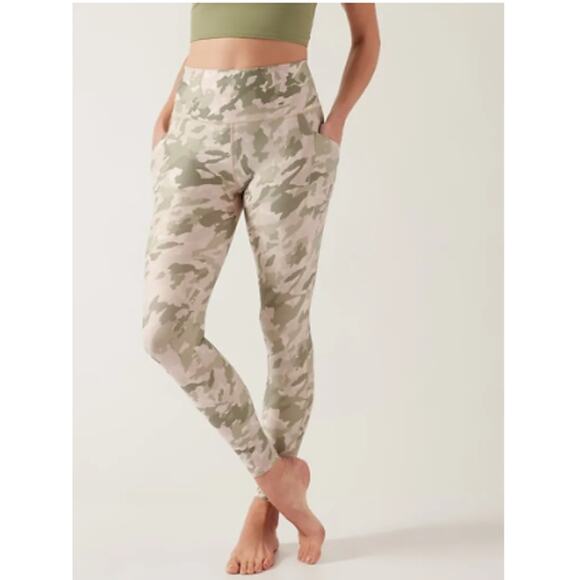 Athleta Salutation Stash Pocket II Printed Tight Green Camo S PETITE - Picture 1 of 7